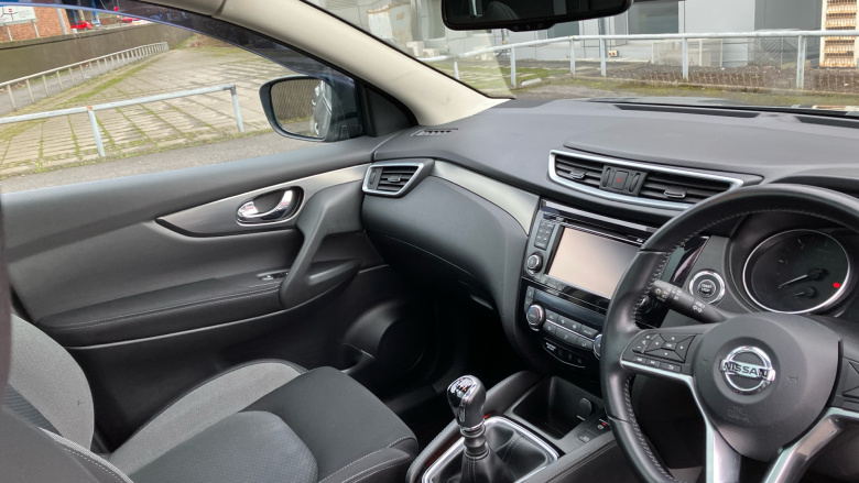 Nissan Qashqai 1.5 dCi N-Connecta 5dr Diesel Hatchback